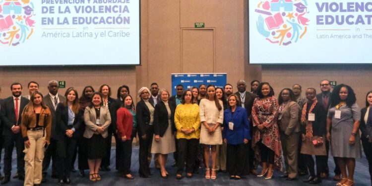 Ministerios de Educación de América Latina y el Caribe reunidos para prevenir  la violencia en la educación