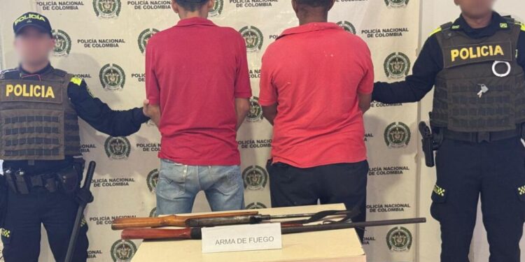 En Villanueva fueron detenidas dos  personas por porte ilegal de armas de fuego