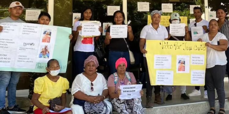 Familiares de Jean Carlos Mejía Meza bloquearon la entrada de la Nueva Eps