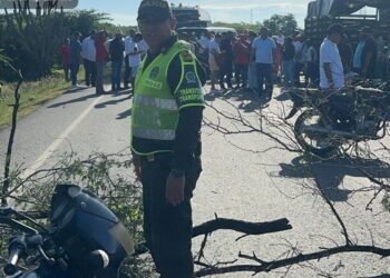 Se presenta un nuevo bloqueo por comunidades wayuú en la vía Riohacha – Maicao