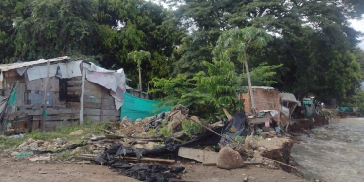 25 viviendas están en estado crítico por desbordamiento del río Guatapuri en el Cesar