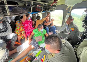 Gobernación de La Guajira, Fuerza Aeroespacial y Ejército Nacional lideran misión de rescate de 7 personas en la Alta Guajira