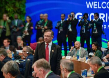 Colombia insta a Rusia y a Ucrania para que comiencen diálogos y busquen una salida negociada