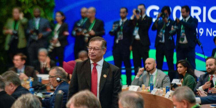Colombia insta a Rusia y a Ucrania para que comiencen diálogos y busquen una salida negociada
