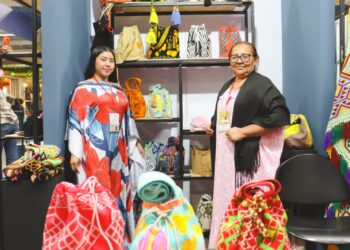 Emprendedoras wayuú participan en Expoartesanías 2024 en Corferias