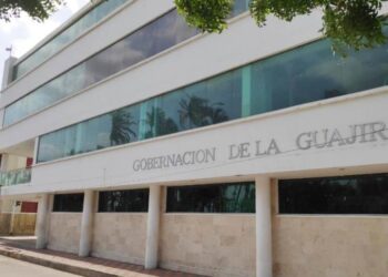 Secretaría de gobierno de La Guajira aborda crisis por bloqueos y hacinamiento carcelario en reuniones clave
