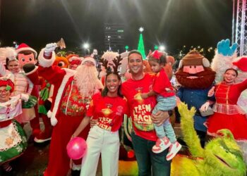 Inició su recorrido el ‘Tren de la Magia Navideña’ con la inauguración del ‘Mercadillo Navideño’ en Riohacha