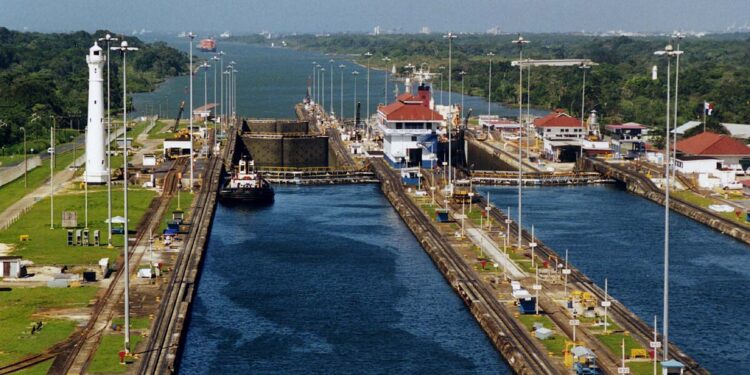 Presidente Mulino reafirma soberanía panameña ante amenaza de Trump de exigir devolución del Canal de Panamá