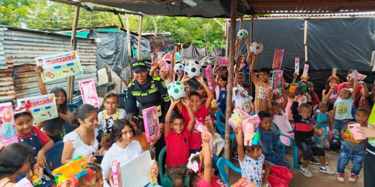 Prevención y solidaridad marcan la campaña navideña ‘Un regalo por una sonrisa’ en Maicao