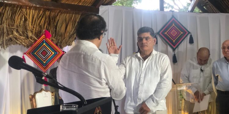 Gustavo Petro posesionó a Gregorio Eljach como nuevo Procurador General de la Nación