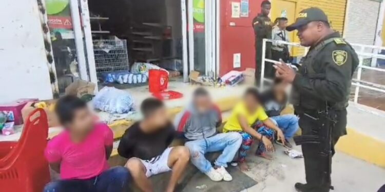 Cinco personas fueron capturadas por saqueo a supermercado y alteración del orden público en Palomino, Dibulla