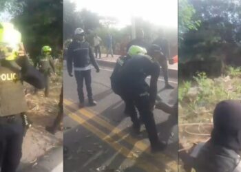 A las ‘malas’, la Policía, conductores y viajeros desbloquearon la vía nacional en San Juan del Cesar