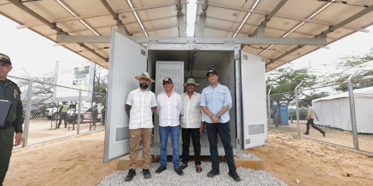 Comunidades energéticas ahora serán ‘Casas del Sol’: Presidente Petro durante entrega en  Uribia