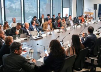 Persisten los desacuerdos en la negociación del aumento del salario mínimo