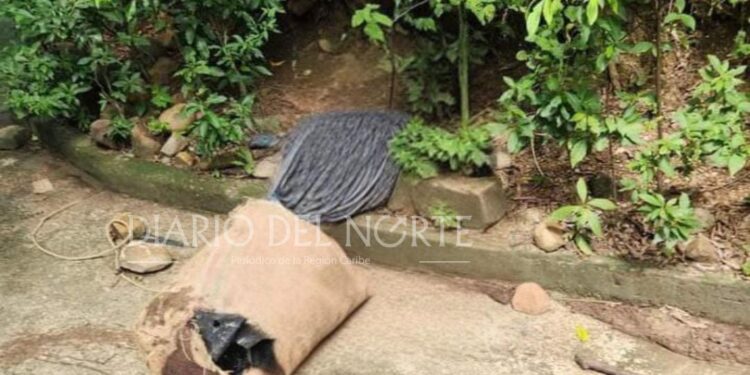 Hallan cuerpo en estado de descomposición dentro de un saco, en zona rural de Dibulla