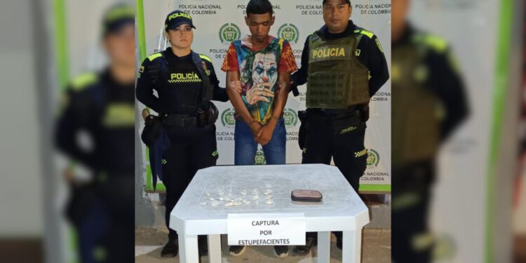 Capturan a joven con 20 papeletas de base de coca en Maicao