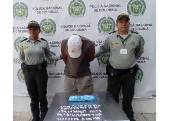 Capturan a hombre con 400 dosis de base de coca y orden de captura por homicidio en Riohacha