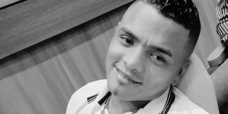 Familiares y amigos dieron el último adiós a hombre que fue hallado sin vida en su residencia en Riohacha