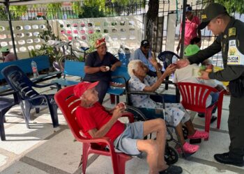 Polfa fortalece lazos comunitarios en actividad social con la Fundación Casa de los Abuelos en Riohacha