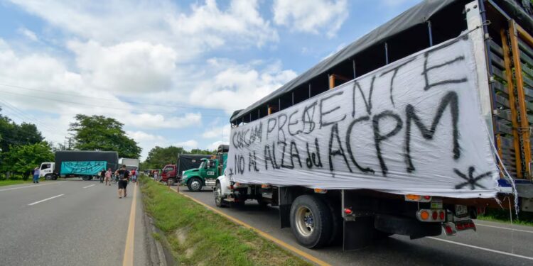 Advierten nuevo paro camionero ante incumplimiento del Gobierno sobre los acuerdos del precio del diésel