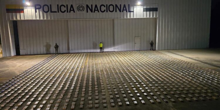 Incautan dos toneladas de cocaína ocultas en caletas subterráneas en Cartagena