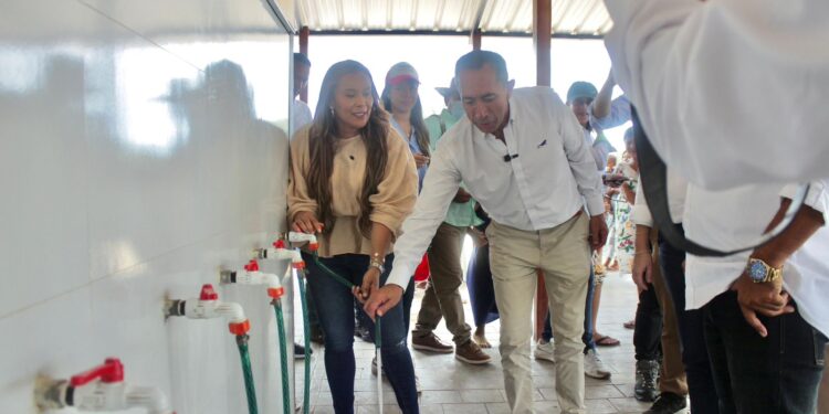 Presidente de Ecopetrol visitó proyecto de agua potable en el corregimiento de Manzana, zona rural de Manaure