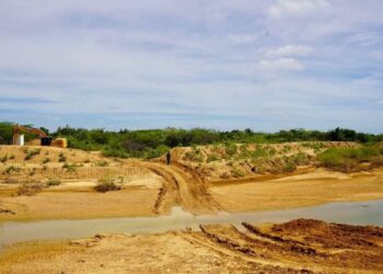 Gobernación de La Guajira realiza obra de mitigación y adecuación de vías en Shiruria, Manaure