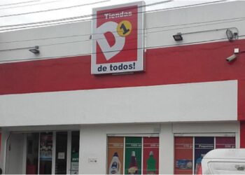 Asaltantes se llevan tres millones de pesos de una tienda de cadena en Distracción