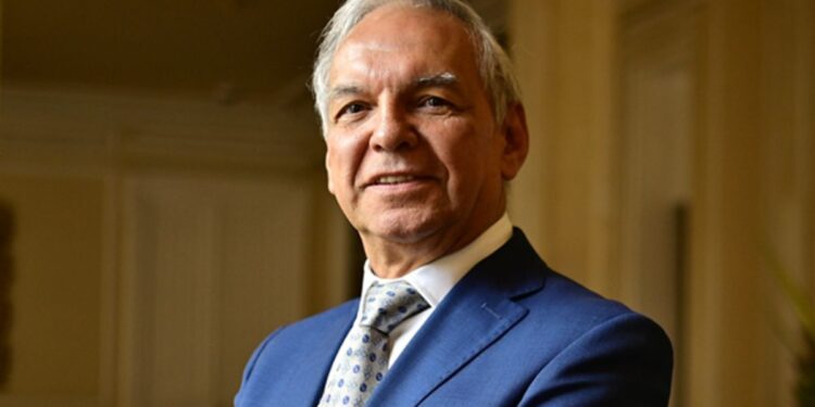 Presidente Petro defiende al ministro de Hacienda e indica que víctima extorsiva de los parlamentarios