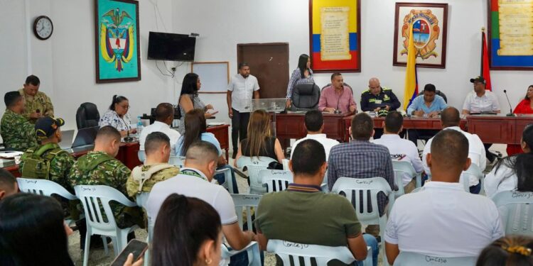 «A estos bandidos hay que capturarlos», afirmó el gobernador Aguilar en el Consejo de Seguridad en Maicao