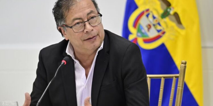 «Haré cambios en las esferas tributarias del país», recalcó el presidente Petro, tras el hundimiento de la reforma