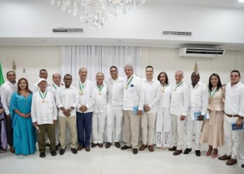 La Asamblea de La Guajira otorgó la medalla Luis A. Robles a líderes políticos y miembros de la rama judicial