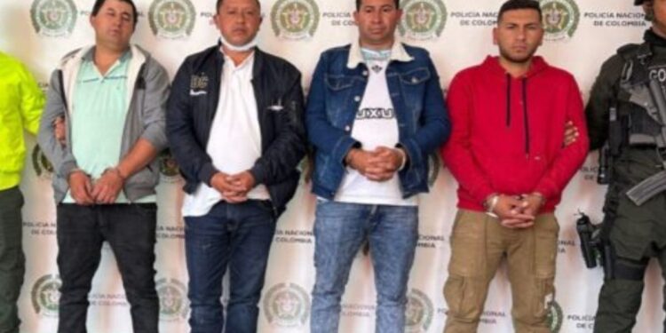 Detienen a presuntos traficantes de carne  equina para luego ser comercializada
