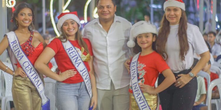 Con el inicio de las novenas navideñas, el alcalde Genaro enciende la magia de la navidad en Riohacha