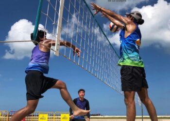 Tercera Copa Interclubes de Voleibol Playa en Navidad