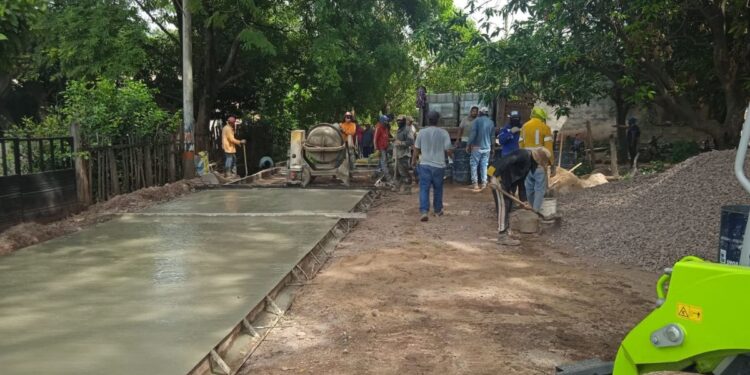 Inician Obras de Pavimentación en el barrio El Cafetal de Villanueva