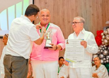 Rector de Uniguajira fue reconocido por ACORD como el personaje con mayor resultado administrativo de 2024 