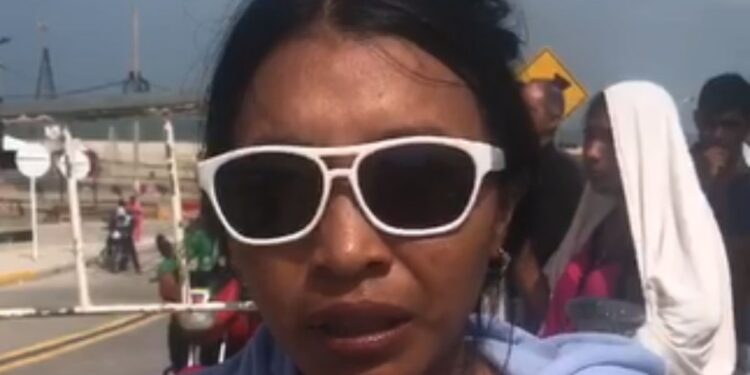 Habitantes del barrio Villa Fátima se tomaron el puente del riito por falta del servicio de agua