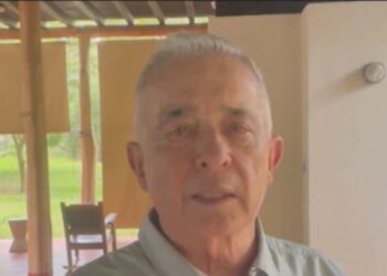 Expresidente Uribe asegura que la JEP miente tras hallazgo en La Escombrera