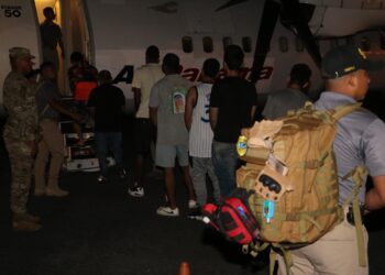 Panamá deportó a más de 40 colombianos, algunos con antecedentes criminales