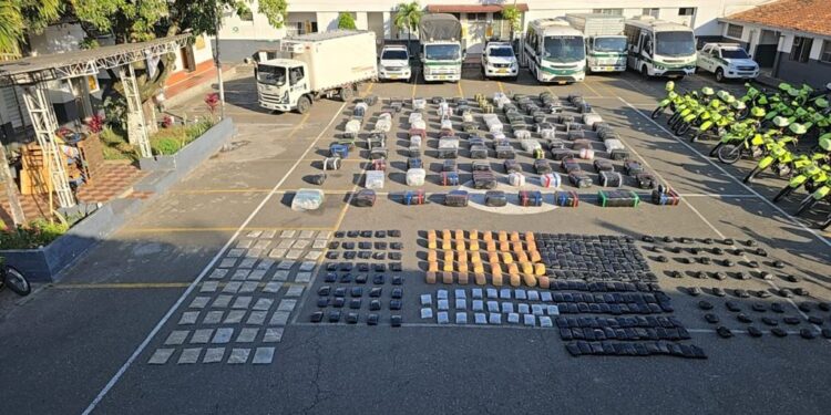 Policía incauta tres toneladas de marihuana camufladas entre bultos de comida en Bello, Antioquia