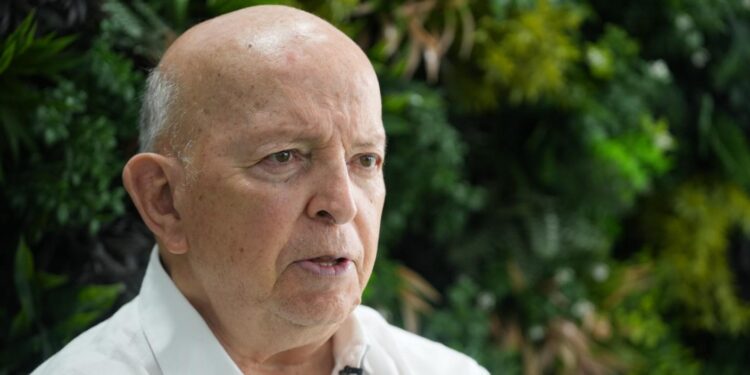 Otty Patiño señaló al ELN de «planear supuesto asesinato de su principal asesor»