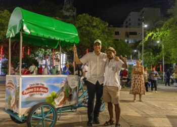 ‘Ponte a la 10’: Gobernación de La Guajira dignifica el oficio de vendedores del Parque Padilla con entrega de elementos de trabajo