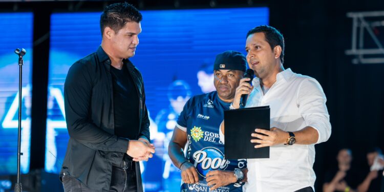 Elder Dayán recibió exaltación en la celebración de los 475 años de Valledupar