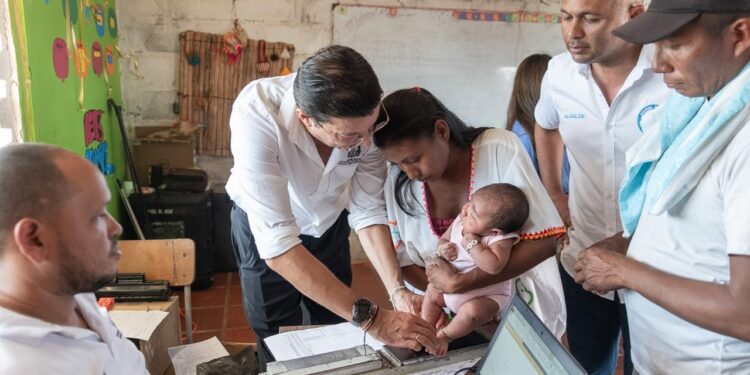 Más de 1.200 indígenas wayuú accedieron a identificación en jornada de la Registraduría en Uribia