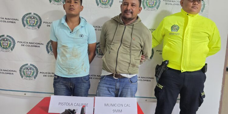Sijin de la Policía frustró robo a una tienda en el barrio El Carme de Fonseca; dos sujetos fueron capturados