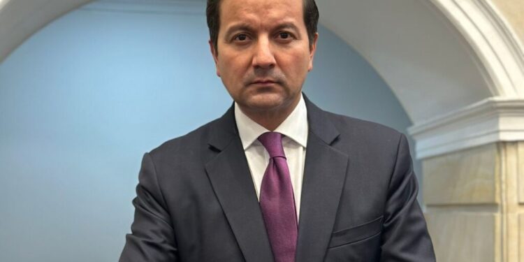 David Luna oficializó su renuncia al Senado y a Cambio Radical; confirmó que apuntará a la presidencia