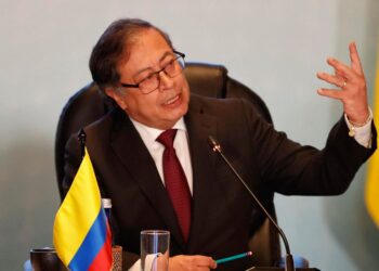 “El ELN no tiene ninguna voluntad de paz”: Petro suspendió diálogos tras ola de violencia en el Catatumbo