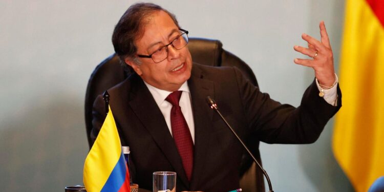 “El ELN no tiene ninguna voluntad de paz”: Petro suspendió diálogos tras ola de violencia en el Catatumbo