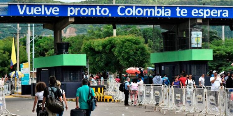 Migración Colombia evalúa cierre temporal de la frontera con Venezuela por posesión presidencial